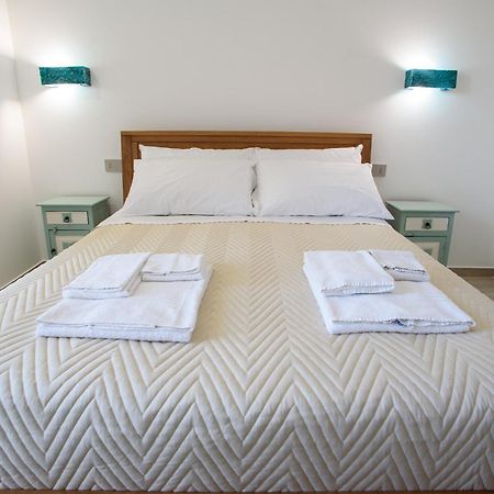 Central Station Apartments - Fanale Rentals Palermo Oda fotoğraf