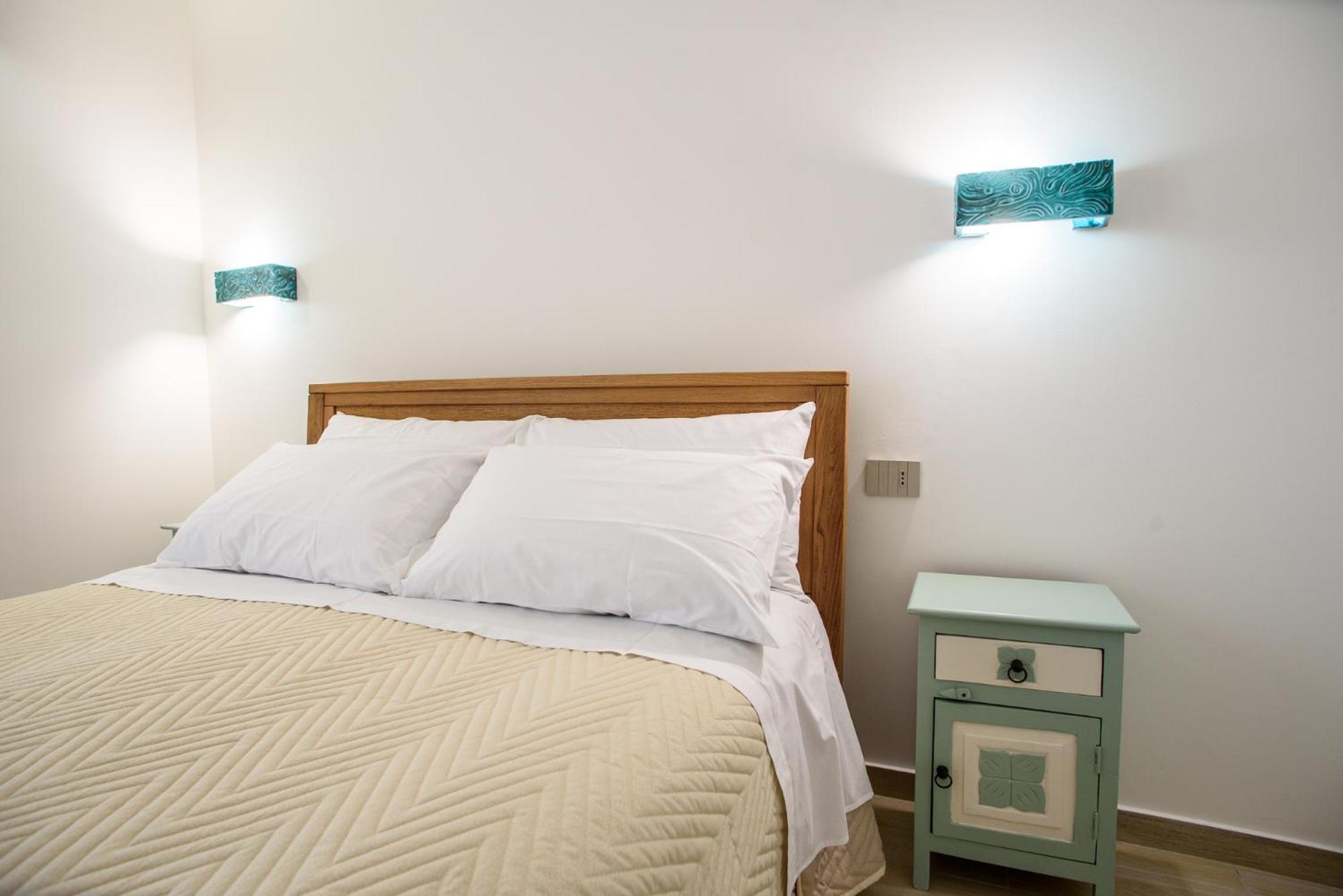 Central Station Apartments - Fanale Rentals Palermo Oda fotoğraf
